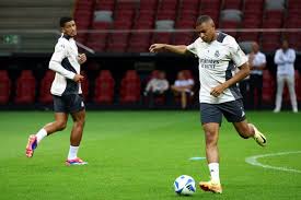 乔治既展现 乔治既展现